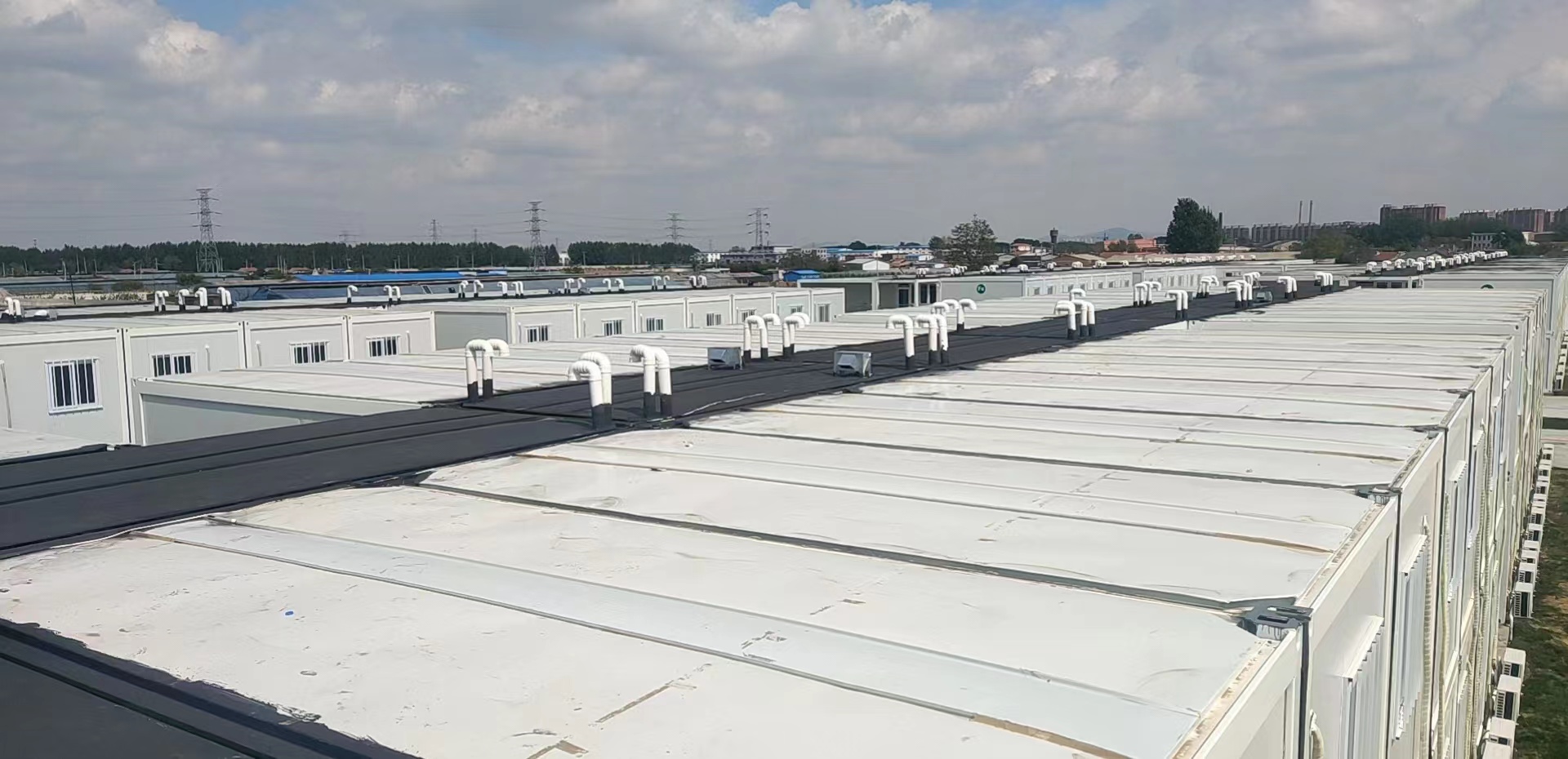 眾志成城，共同抗疫！廣恒防水馳援遼陽(yáng)方艙醫(yī)院項(xiàng)目。